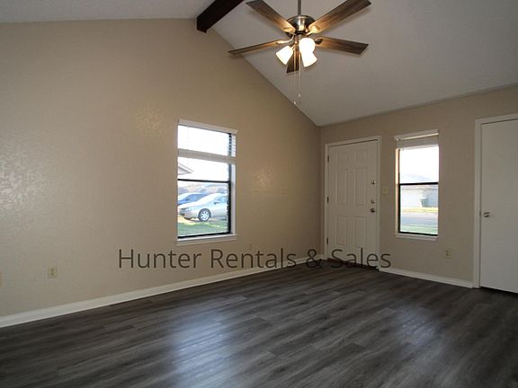 4th image of 1805 Mona Dr #B