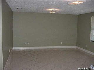 3rd image of 2525 Redwood St