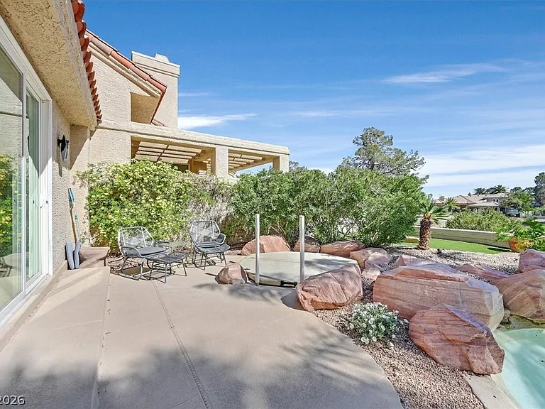 8161 Round Hills Cir — Photo 32