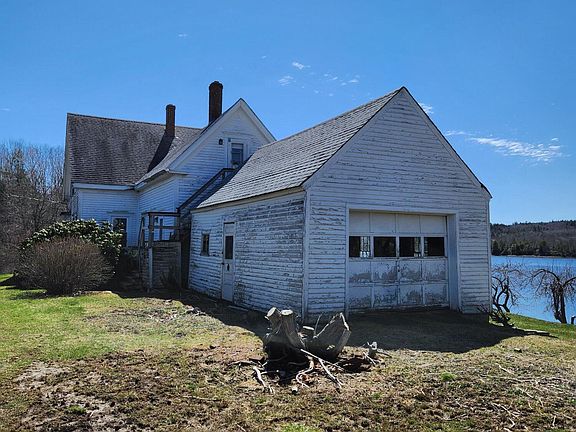 4th image of 141 Gross Point Road