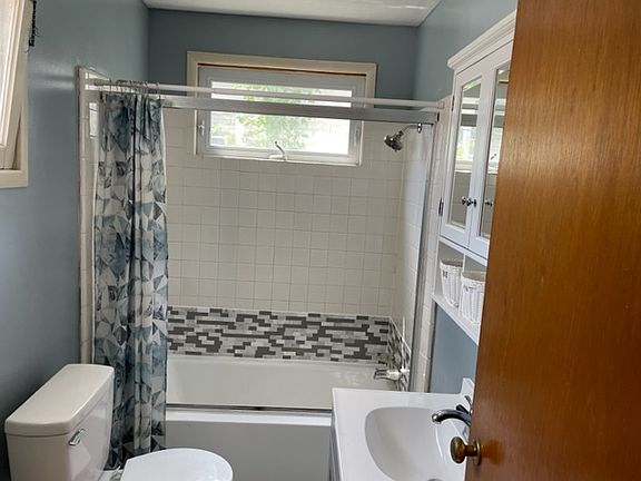 5th image of 413 Cherry St