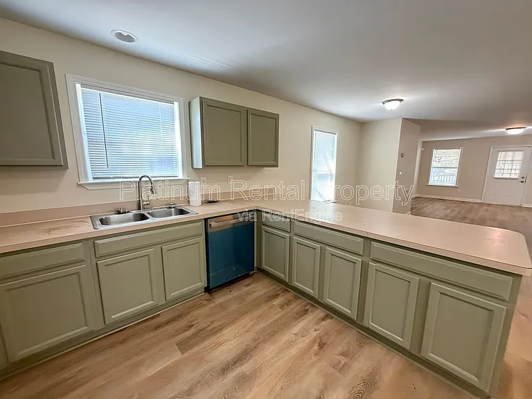 504 Dunbar St SW — Photo 9
