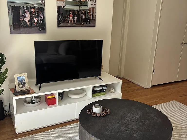 2364 Walgrove Ave #5 — Photo 11