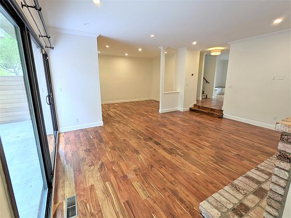 2nd image of 135 Galewood Cir