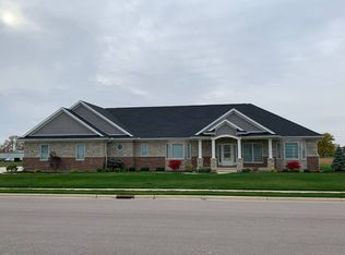 405 N Sycamore St, Botkins, OH 45306