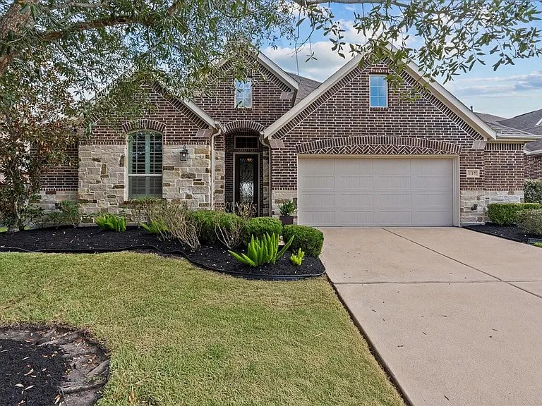 1117 Hancock Springs Ln — Photo 46