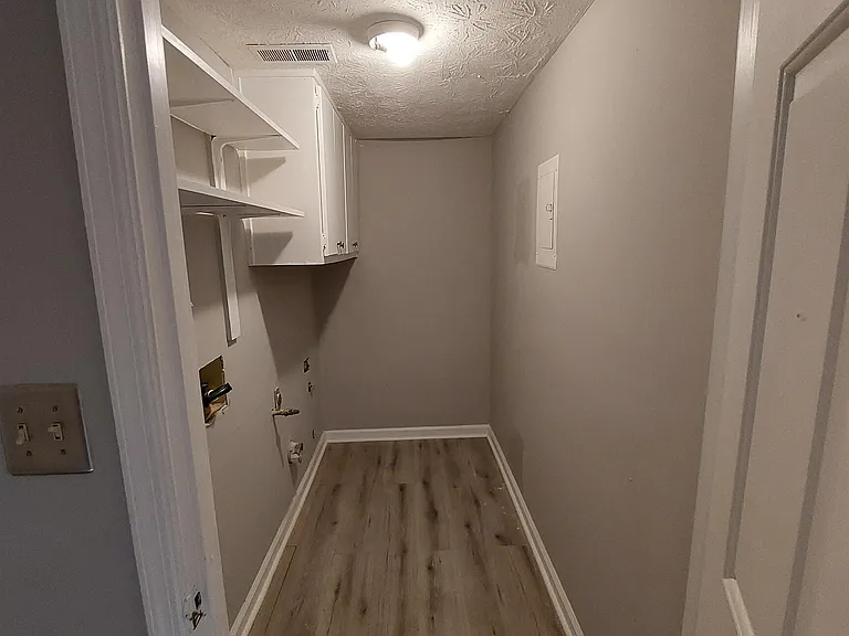 140 Hunters Ln #B — Photo 6