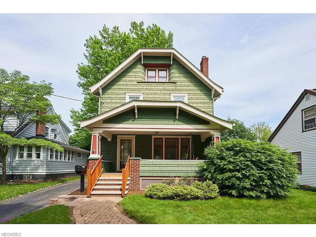 1083 Berwin St photo 1