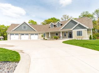 N7042 Pedretti St, Holmen, WI 54636
