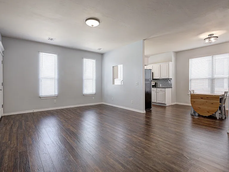 1812 Alameda St #221-1-221 — Photo 6