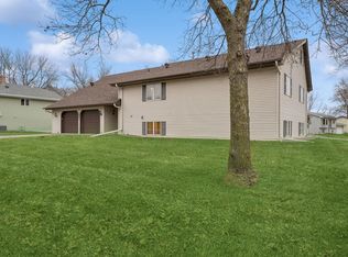 1401 Circle Ln, Delano, MN 55328