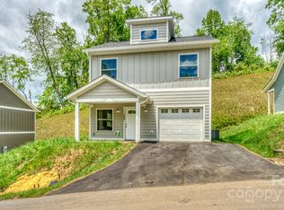 112 Northbend Dr, Asheville, NC 28804