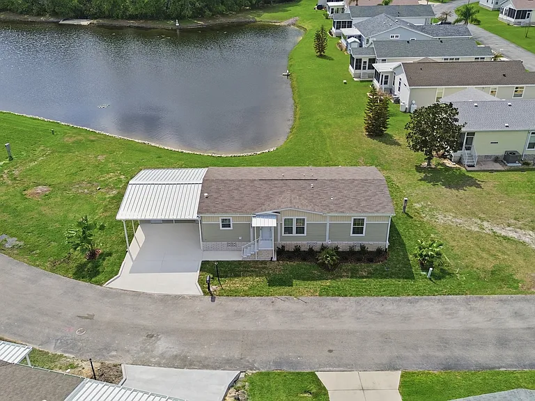 Royal Palm Village — Photo 69