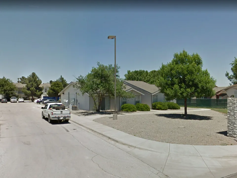 1122 E Broadway St #B-103