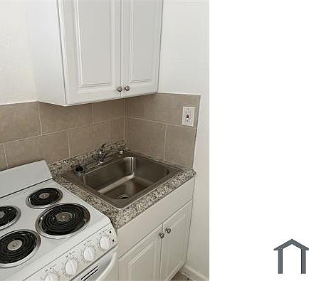 2nd image of 600 26th St APT 8