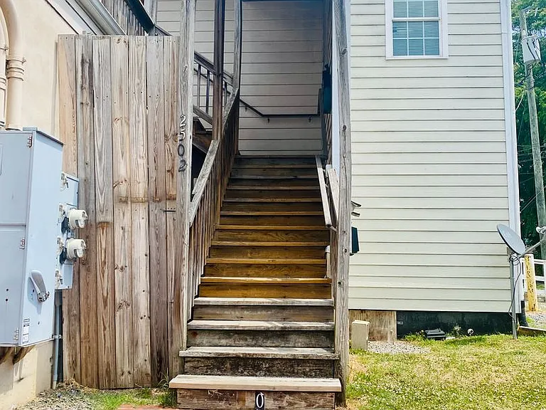 2502 P Street — Photo 4