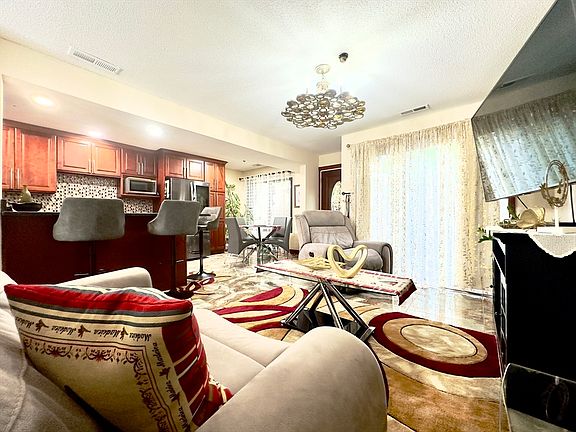 4th image of 71 Rosewood Dr Unit 71