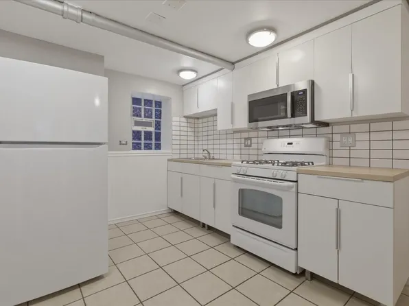 6645 N Greenview Ave, Chicago, IL 60626