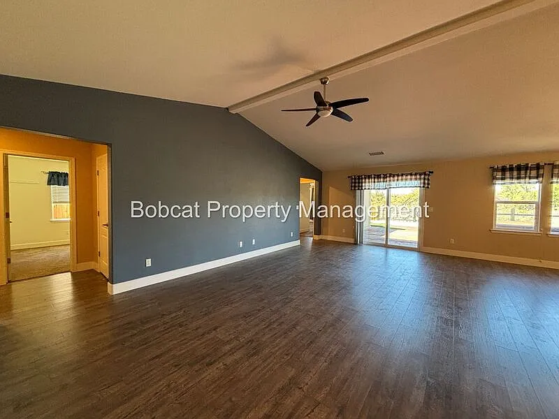 4 bed, 3.0 bath, 2588 sqft, $3,703 — Photo 4