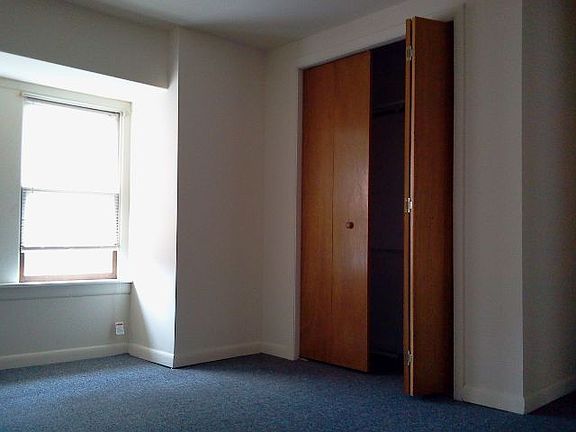 2nd image of 1814 Regina St