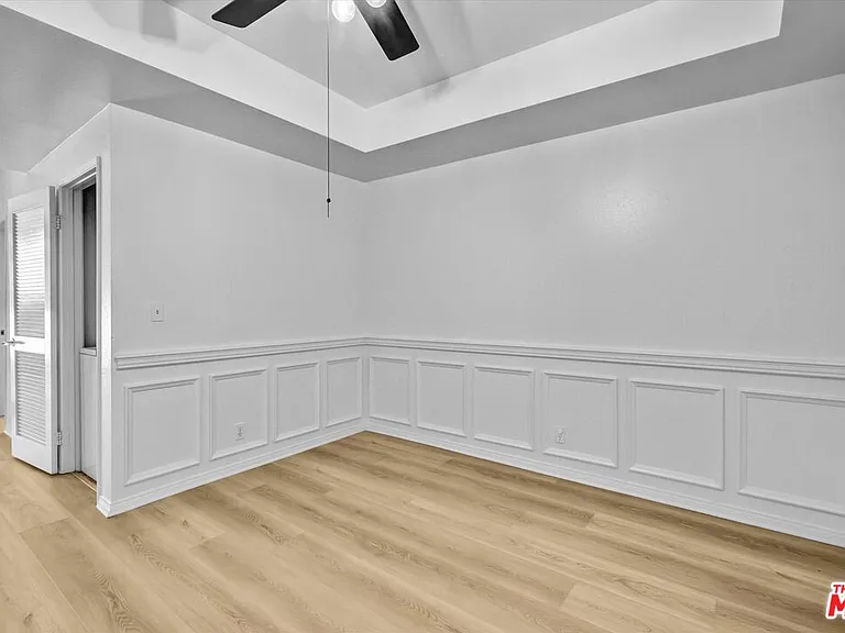 2222 N Beachwood Dr #302 — Photo 11