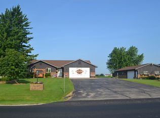 N1747 Mayflower Rd, Appleton, WI 54913