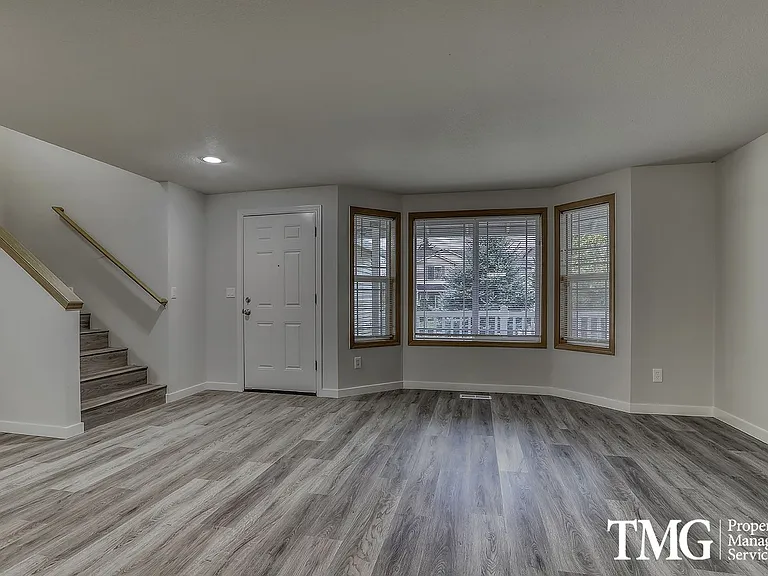 3708 NE 98th St — Photo 4