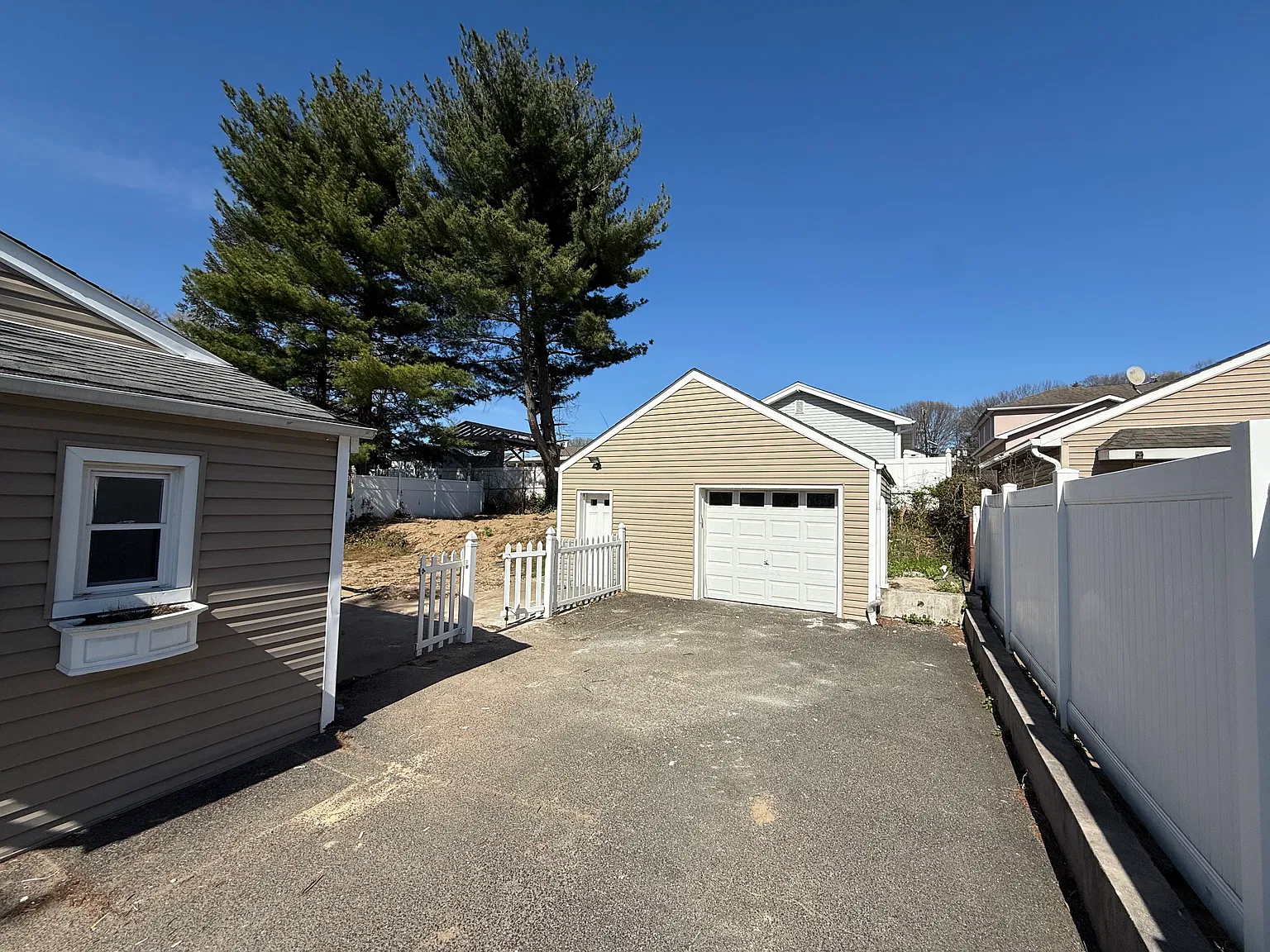 2 bed, $2,950 — Photo 3