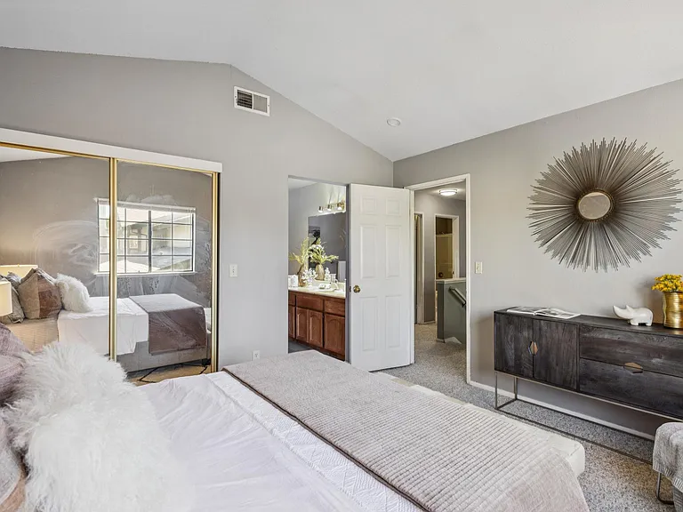 7300 Perera Cir — Photo 19