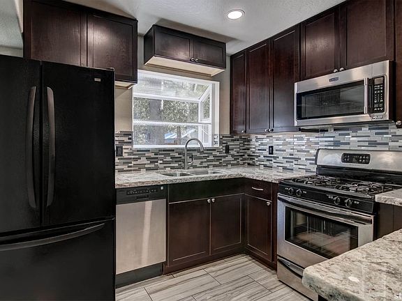 4th image of 2587 Kubel Ave