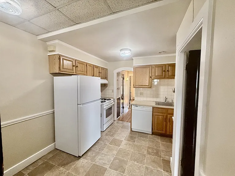 70 Tremont St #2R — Photo 6