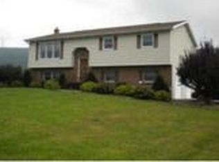 112 Hollow Rd, Ringtown, PA 17967