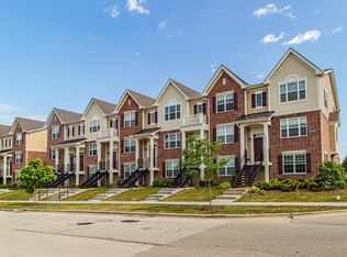 701 Hickory St, Mundelein, IL 60060
