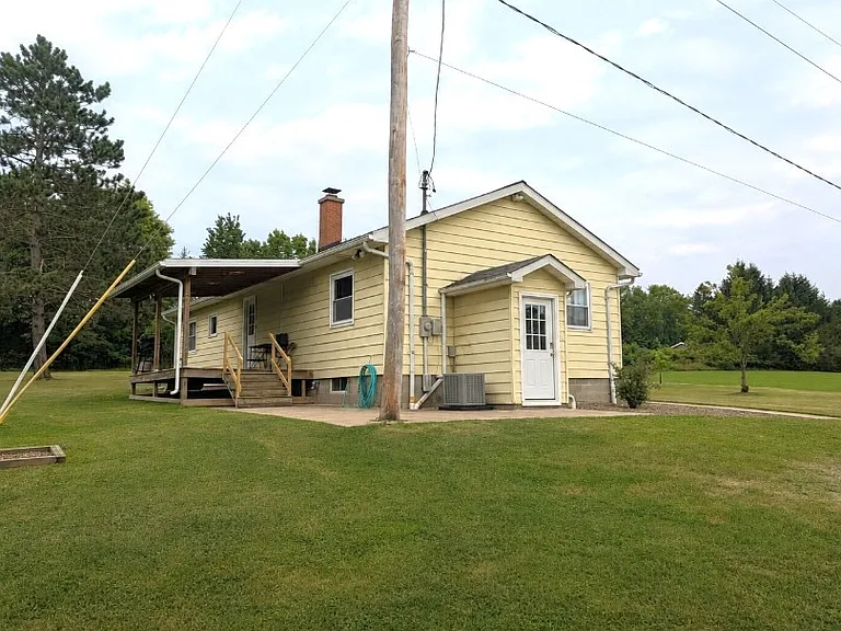 10135 Sampson Rd — Photo 19