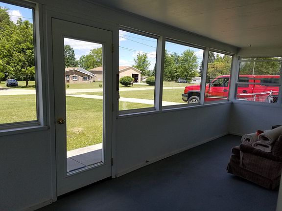 Enclosed Front Porch View2