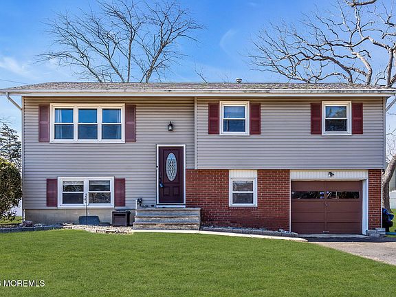 2nd image of 1170 Old Freehold Road