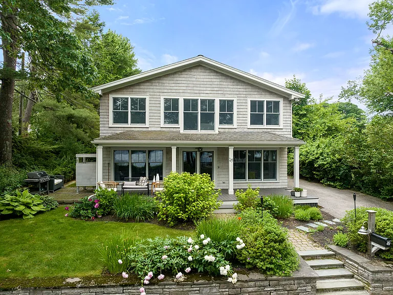 49 Beach Rd — Photo 1