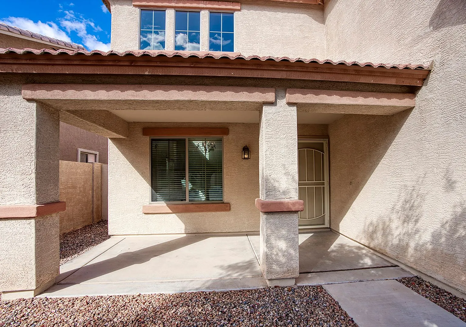 4 Bed 3 Bath In Queen Creek Area — Photo 2