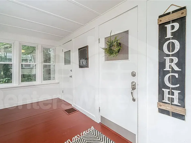737 28th St — Photo 3