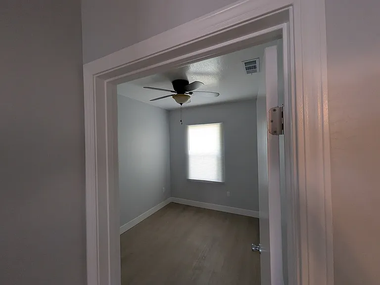 1423 Glenwood Dr — Photo 5