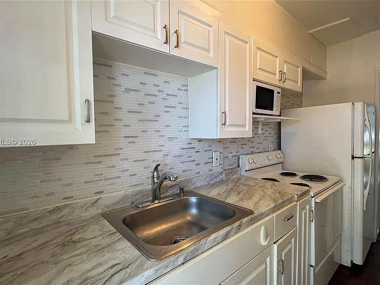 4410 NE 2nd Ave #4410 — Photo 6
