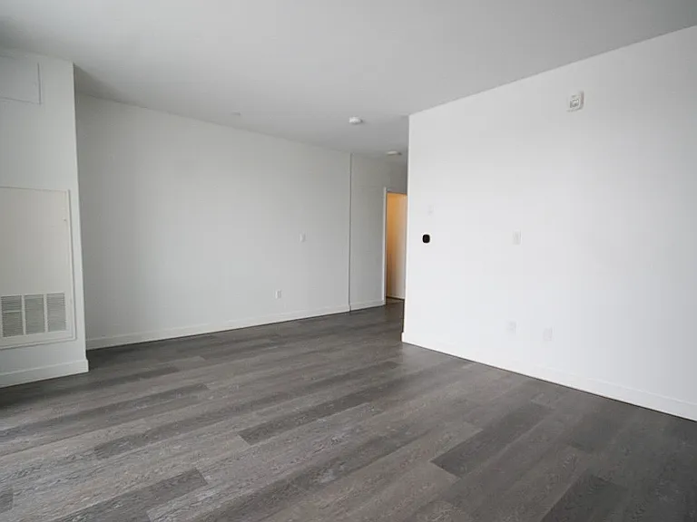 388 King St E #203 — Photo 6