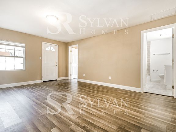 3rd image of 1818 Sylvan Dr