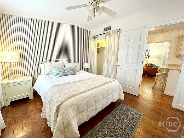 217 W Taylor St — Photo 11
