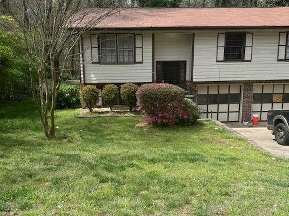 15 Victoria Dr, Ellenwood, GA 30294