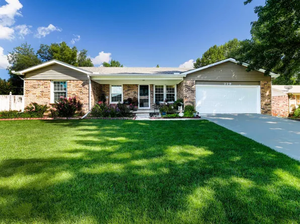 229 Warren Rd, El Dorado, KS 67042