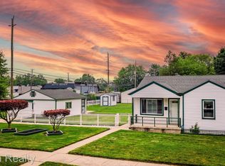 5839 Vivian St, Taylor, MI 48180