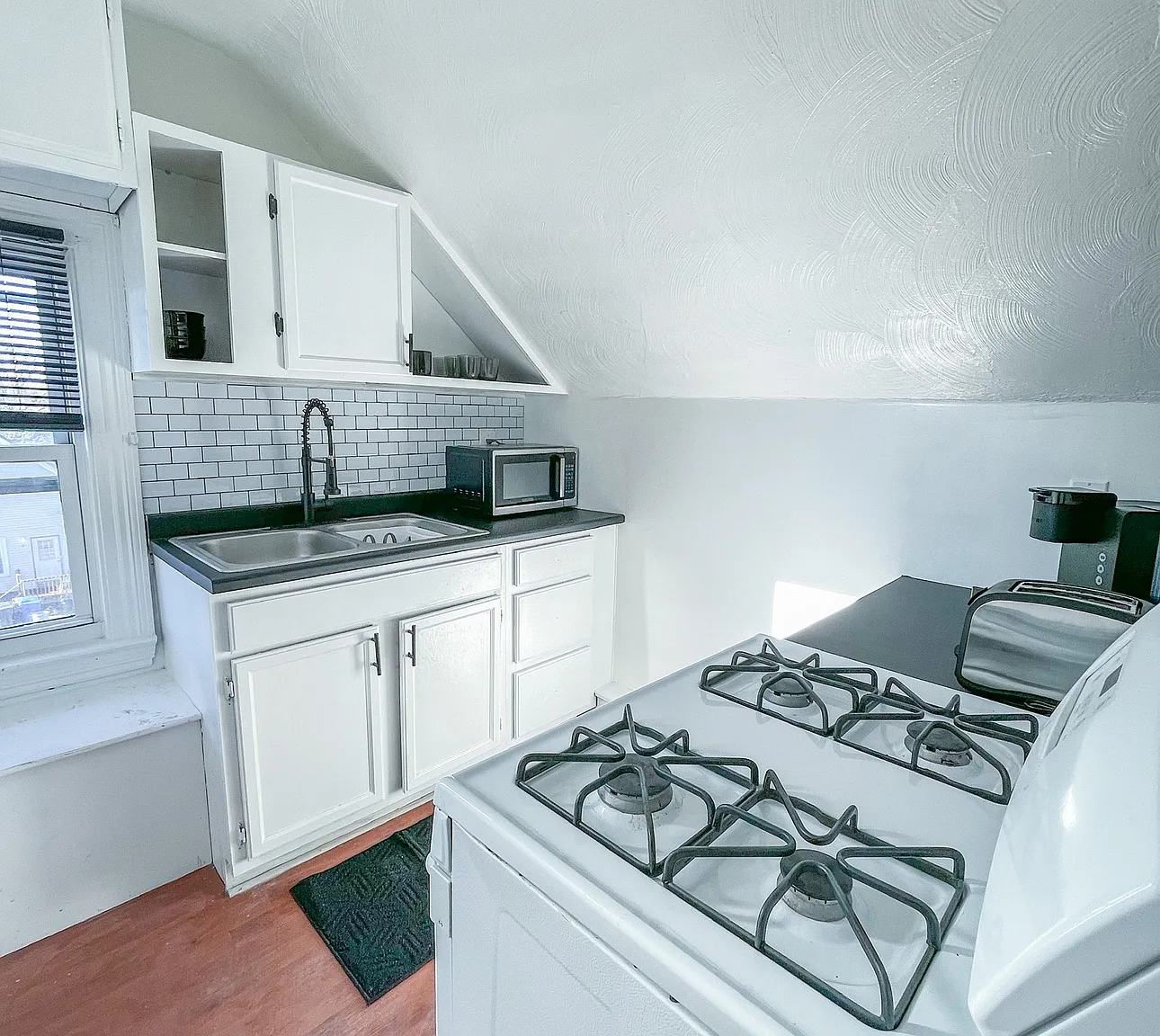 2 bed, $1,550 — Photo 2
