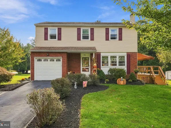 902 Valley Rd, Blue Bell, PA 19422