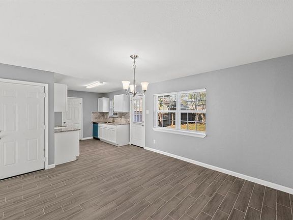3rd image of 4010 Salem Dr